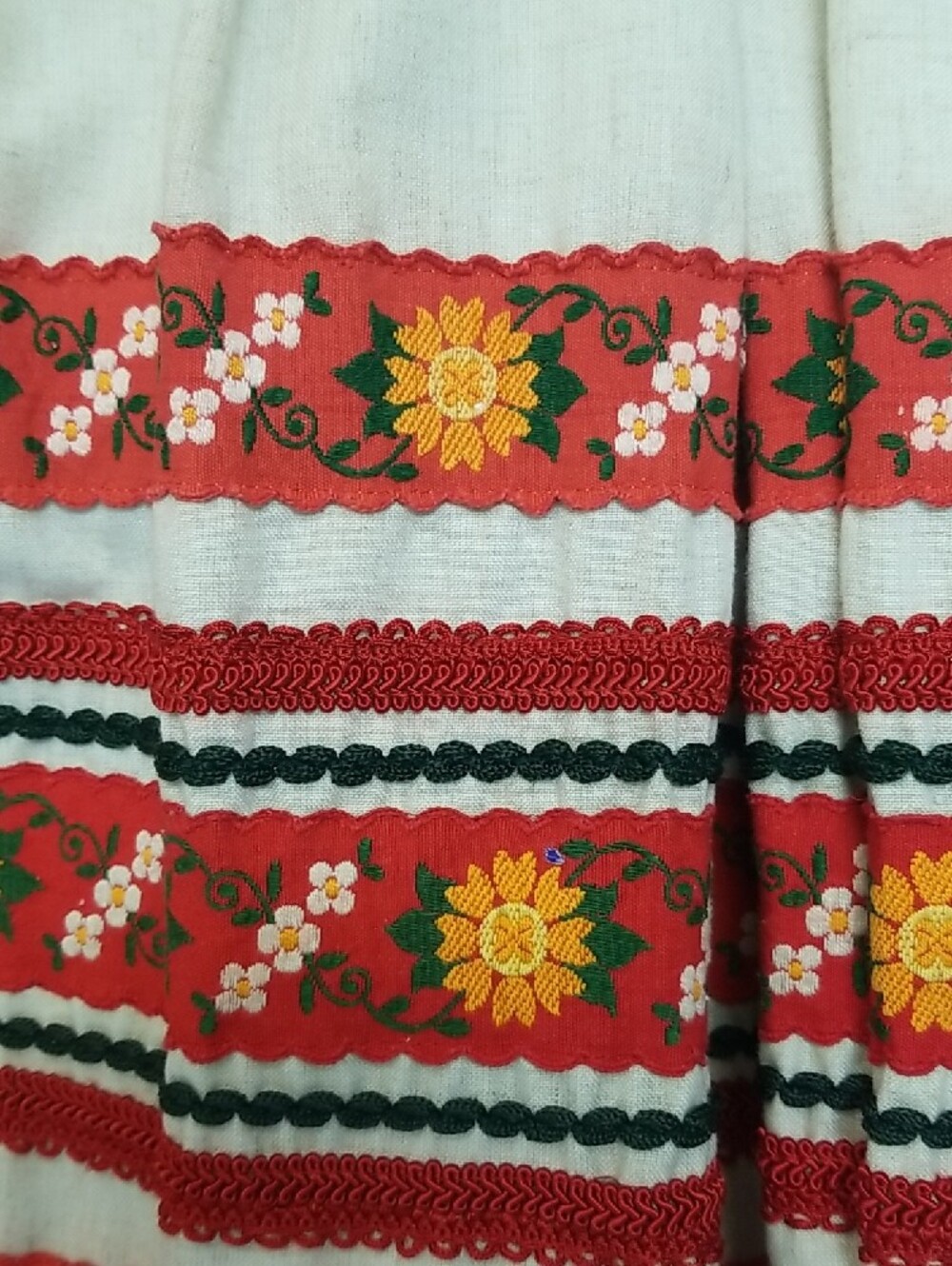 Vintage Dirndl with Red, Orange, Green & White Embroidered Trim - Picture 8 of 8